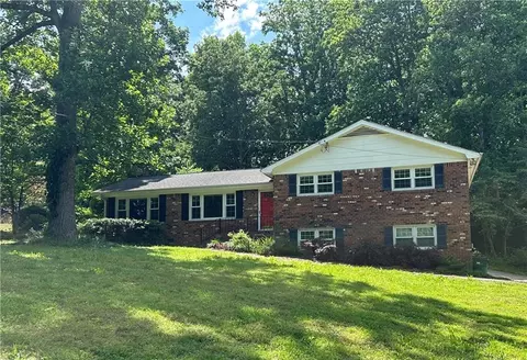 5669 Hillcrest Dr, Acworth, GA 30102