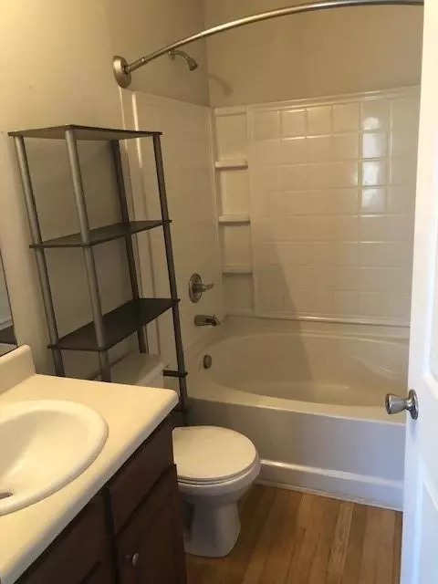 Bath - 1843 Grove Way, Hampton, GA 30228 photo 1 of 3