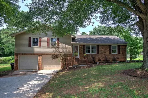 36 Skyview Cir, Cartersville, GA 30120