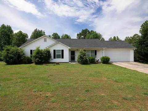 37 Montana Dr, Cedartown, GA 30125