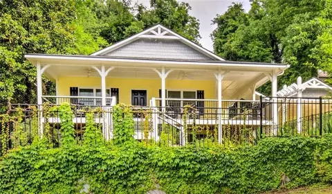 255 S Grove St, Dahlonega, GA 30533