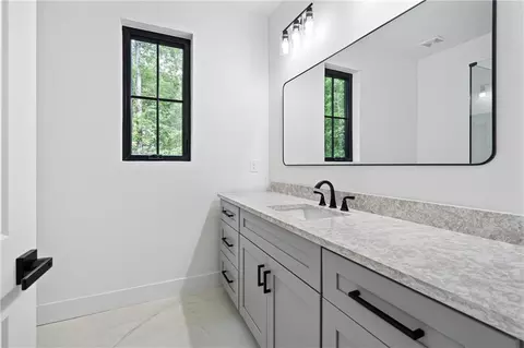 Bath - 2595 Grassview Dr, Milton, GA 30004 photo 6 of 10