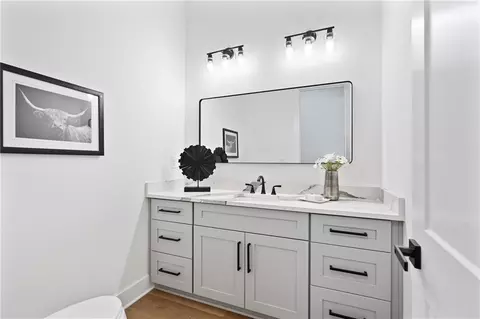 Bath - 2595 Grassview Dr, Milton, GA 30004 photo 7 of 10