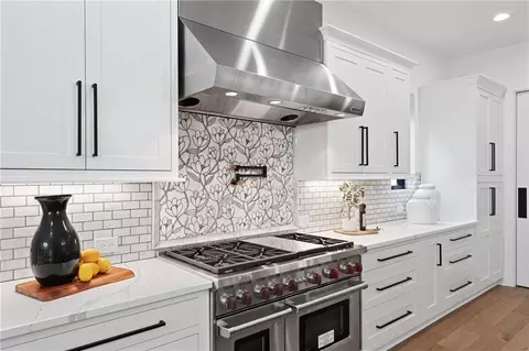 Kitchen - 2595 Grassview Dr, Milton, GA 30004 photo 5 of 10