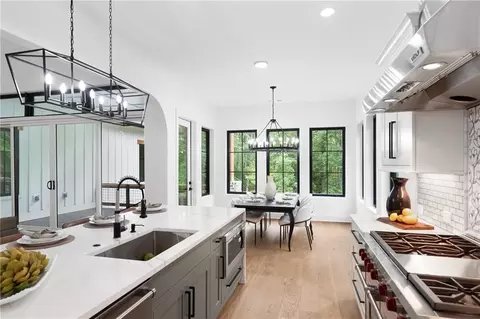 Kitchen - 2595 Grassview Dr, Milton, GA 30004 photo 6 of 10