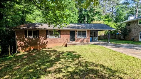 2569 Dobbs Dr NW, Kennesaw, GA 30152