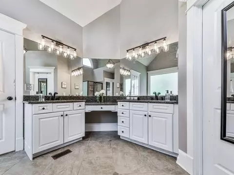 Bath - 237 Libby Ln, Canton, GA 30115 photo 4 of 7