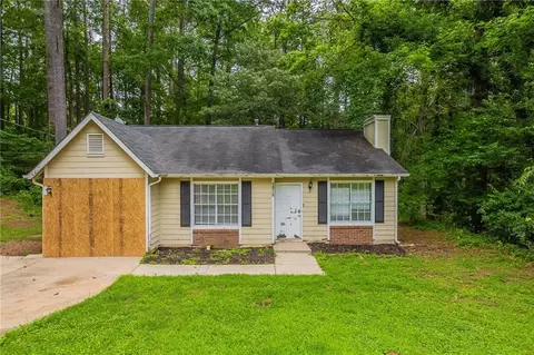 5856 Rock Rd, Union City, GA 30291