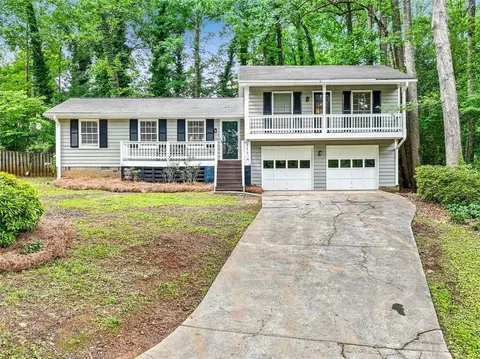 604 Continental Dr, Lawrenceville, GA 30044