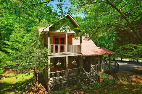 129 Clubhouse Ct, Ellijay, GA 30536
