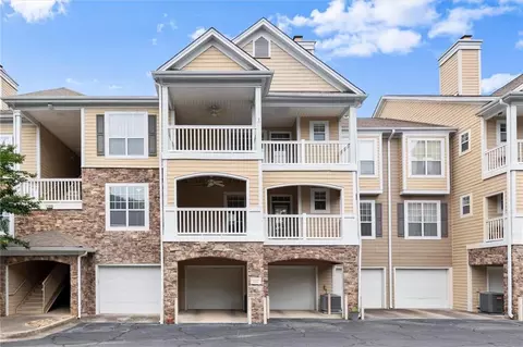 426 Pembrooke Cir #426, Alpharetta, GA 30004