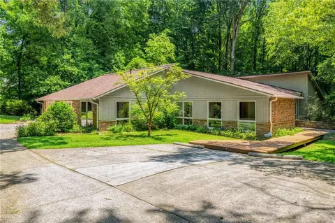 1690 Trotters Ln, Stone Mountain, GA 30087