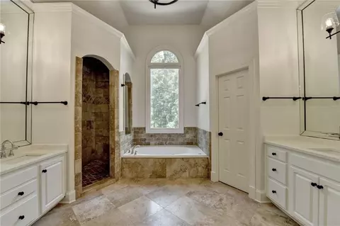 Bath - 7920 Tintern Trce, Duluth, GA 30097 photo 5 of 14