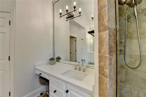 Bath - 7920 Tintern Trce, Duluth, GA 30097 photo 10 of 14