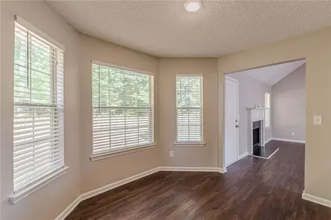 Living - 160 Goldleaf Dr, Hampton, GA 30228 photo 2 of 6