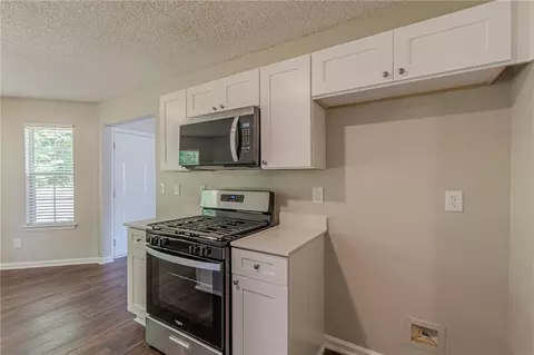 Kitchen - 160 Goldleaf Dr, Hampton, GA 30228 photo 2 of 3