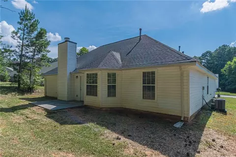 Exterior - 160 Goldleaf Dr, Hampton, GA 30228 photo 4 of 6
