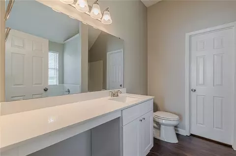 Bath - 160 Goldleaf Dr, Hampton, GA 30228 photo 1 of 3