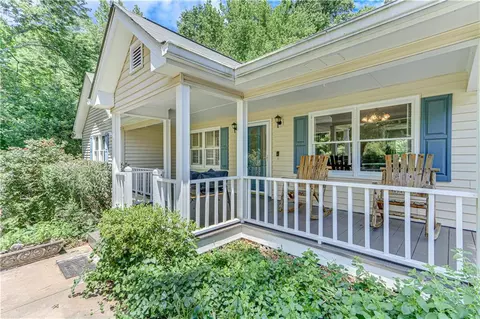 4745 Countryside Dr, Flowery Branch, GA 30542