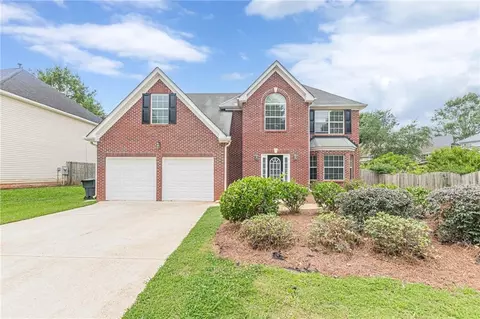 330 Kentwood Springs Dr, Hampton, GA 30228