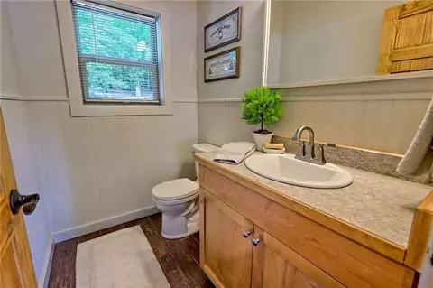 Bath - 4610 Murray Cove Rd, Tiger, GA 30576 photo 5 of 7