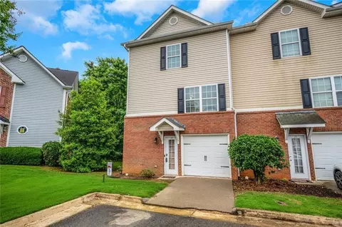 33 Middlebrook Dr, Cartersville, GA 30120