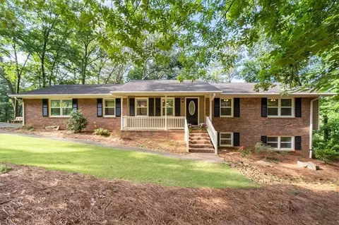 71 Seminole Trl SW, Cartersville, GA 30120