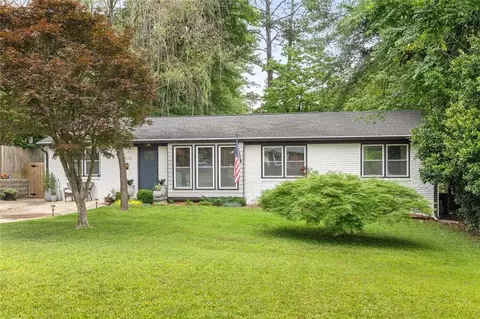 Exterior - 2572 Beverly Hills Dr, Chamblee, GA 30341 photo 2 of 5