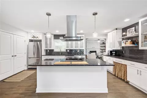 Kitchen - 2572 Beverly Hills Dr, Chamblee, GA 30341 photo 2 of 6