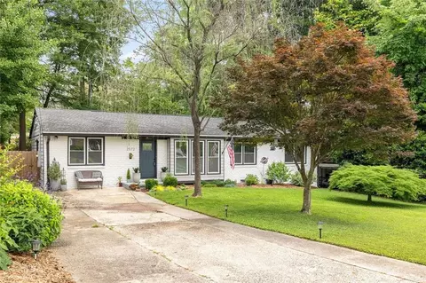 Exterior - 2572 Beverly Hills Dr, Chamblee, GA 30341 photo 3 of 5