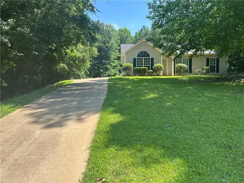 446 Hampton Green Dr, Lagrange, GA 30240