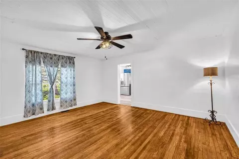Living - 1097 Mize Rd, Toccoa, GA 30577 photo 3 of 9
