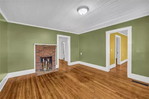 Living - 1097 Mize Rd, Toccoa, GA 30577 photo 6 of 9