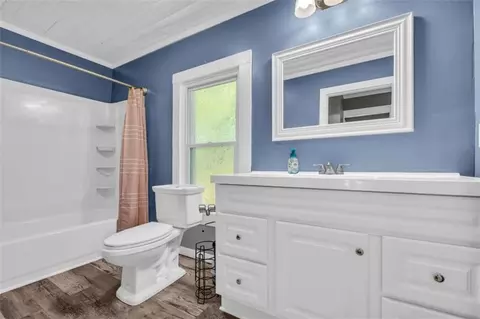 Bath - 1097 Mize Rd, Toccoa, GA 30577 photo 1 of 3