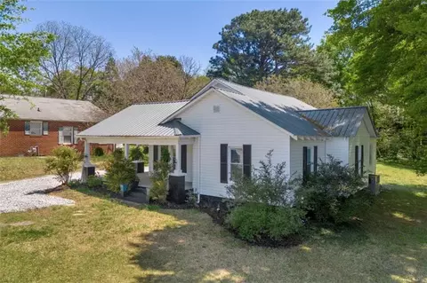 Exterior - 1097 Mize Rd, Toccoa, GA 30577 photo 3 of 13
