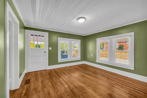 Living - 1097 Mize Rd, Toccoa, GA 30577 photo 8 of 9