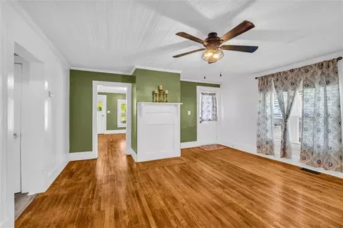 Living - 1097 Mize Rd, Toccoa, GA 30577 photo 4 of 9