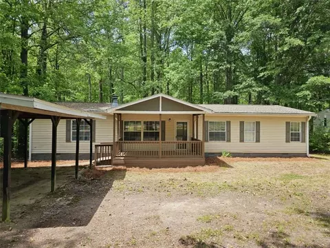 85 Holly Dr, Carrollton, GA 30116