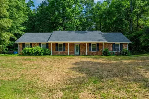 299 Fieldview Dr, Auburn, GA 30011