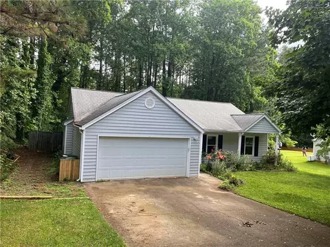 185 Colemans Bluff Dr, Woodstock, GA 30188