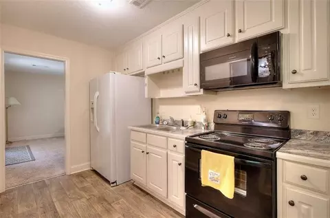 Kitchen - 340 Thoroughbred Trl, Monroe, GA 30655 photo 4 of 4