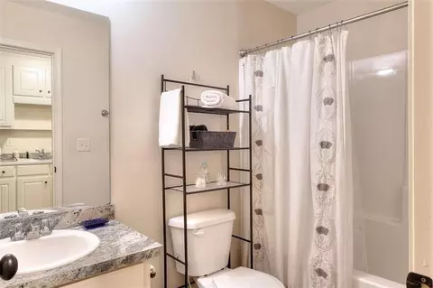 Bath - 340 Thoroughbred Trl, Monroe, GA 30655 photo 6 of 6