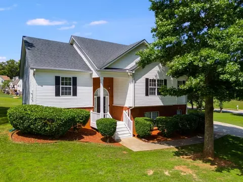 5077 Fieldview Dr, Douglasville, GA 30135