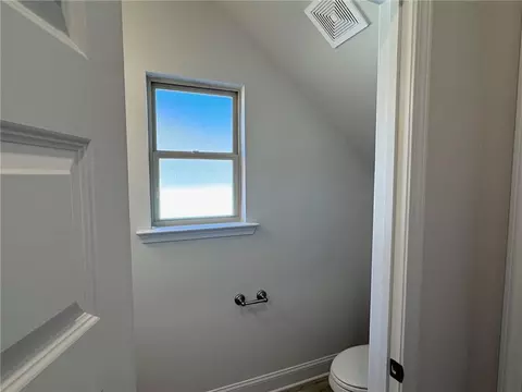 Bath - 635 Forest Way, Cornelia, GA 30531 photo 2 of 5