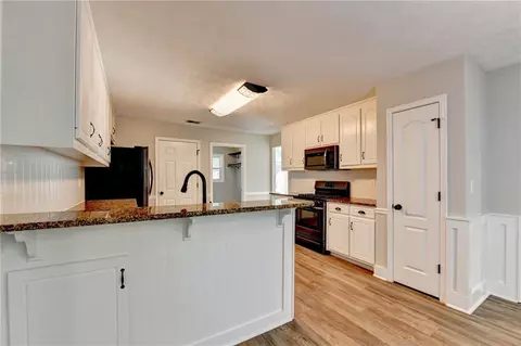 Kitchen - 1882 Flowering Dr, Grayson, GA 30017 photo 1 of 8