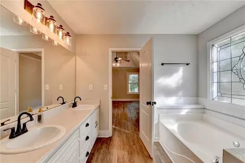 Bath - 1882 Flowering Dr, Grayson, GA 30017 photo 3 of 6