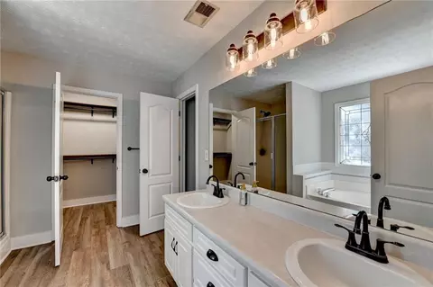 Bath - 1882 Flowering Dr, Grayson, GA 30017 photo 1 of 6