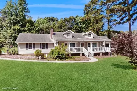 6 Fairfield Dr, Ellenwood, GA 30294