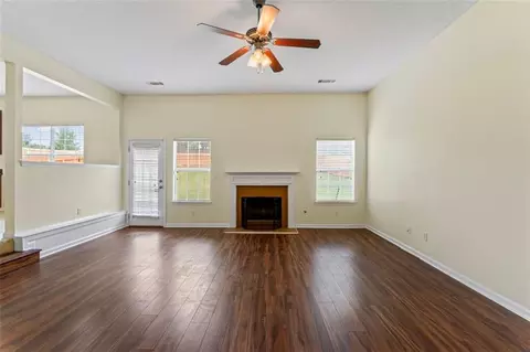Living - 507 Vaughan Dr, Hampton, GA 30228 photo 3 of 6