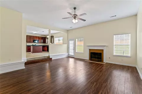 Living - 507 Vaughan Dr, Hampton, GA 30228 photo 4 of 6